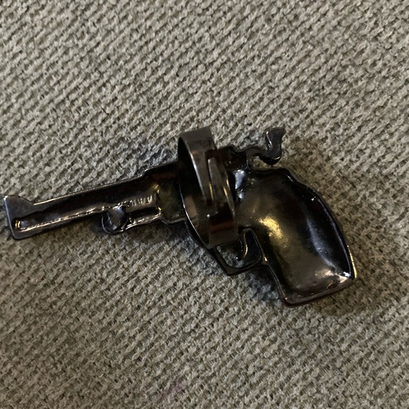 One Finger Rhinestone Gun Ring - Picture 4 of 4